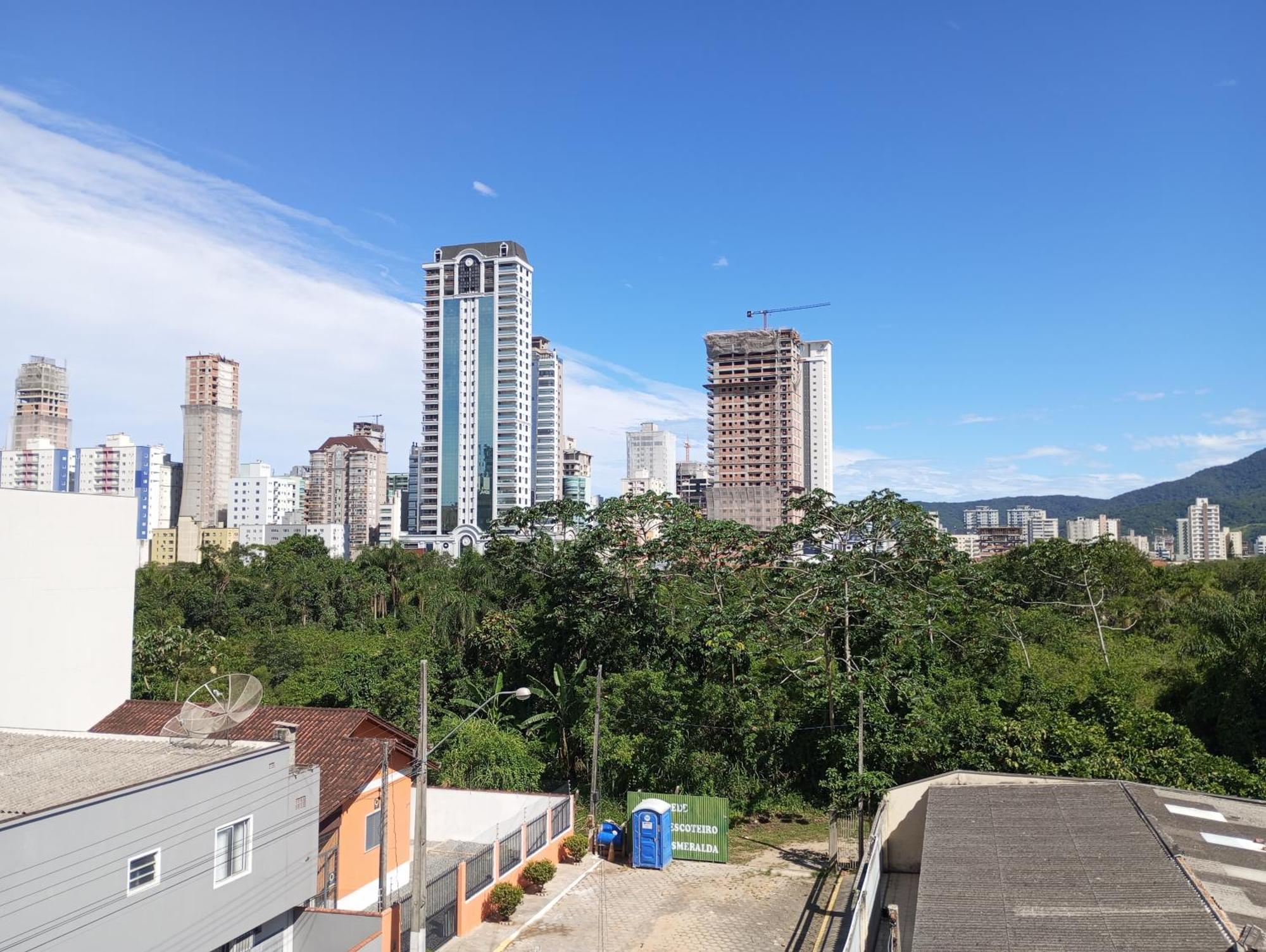 Linda Cobertura Duplex Compartilhada A Duas Quadras Do Mar 民宿 Itapema